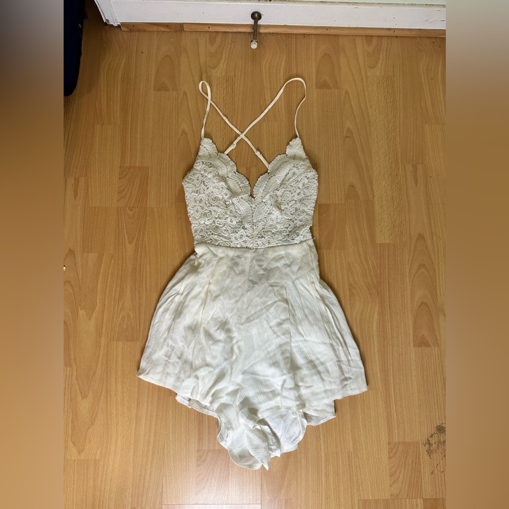 S Lulu’s Cream Romper with Beautiful Lace detailing